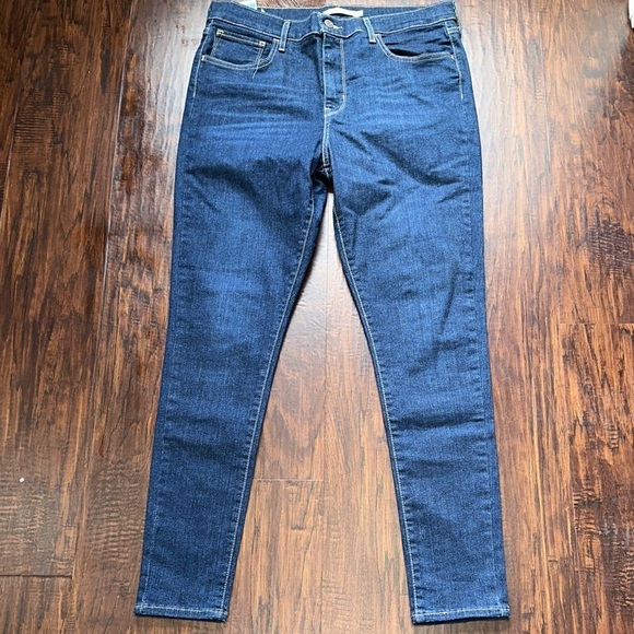 Levi Strauss Signature Denim - Women's 720 high rise super skinny jeans size 33